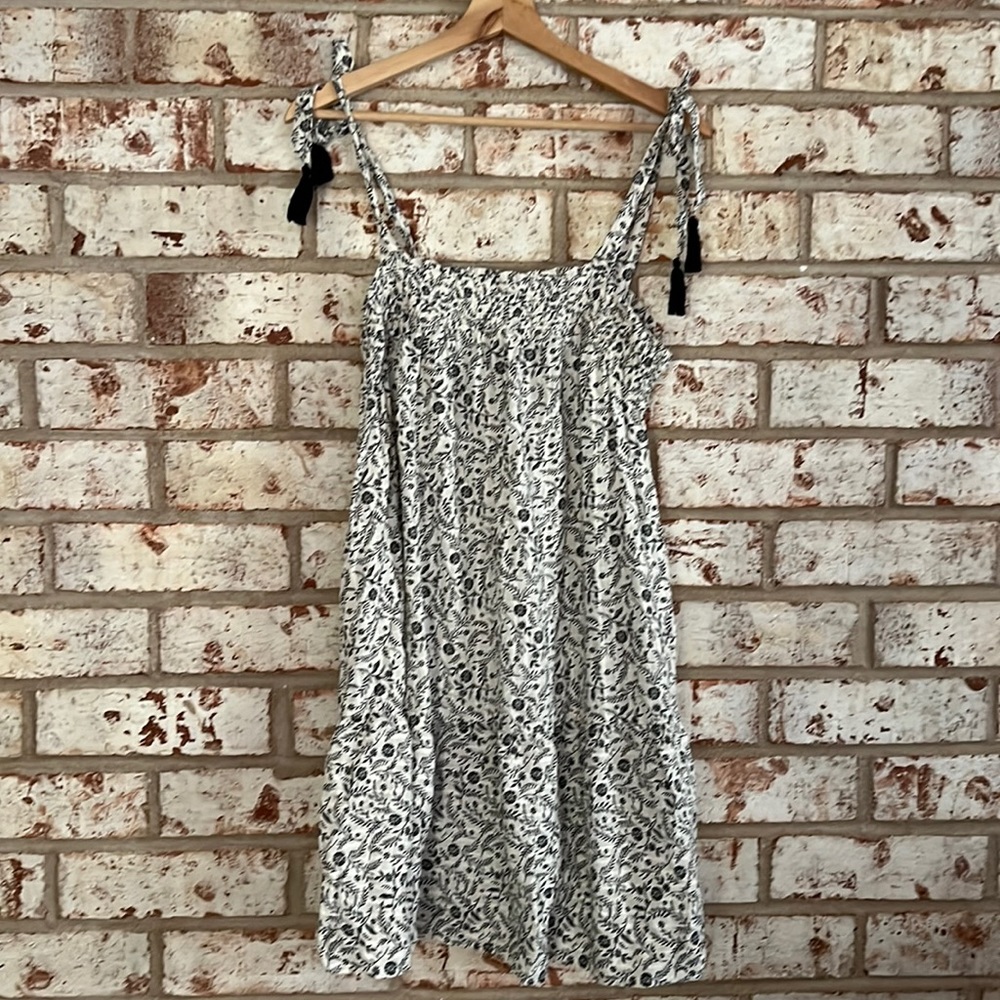 White - loose fitting dress with string tassels